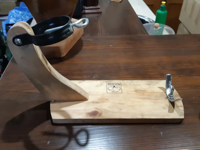 Suporte de presunto em madeira