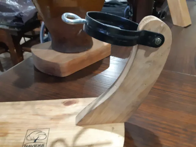 Suporte de presunto em madeira