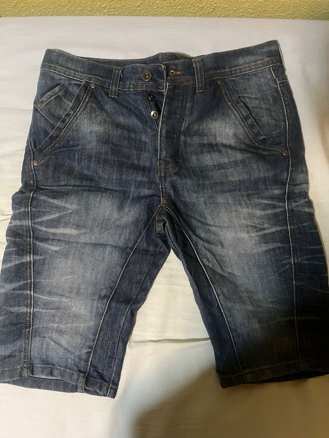 Pantalón vaquero corto