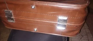 Maleta de cuero marrón