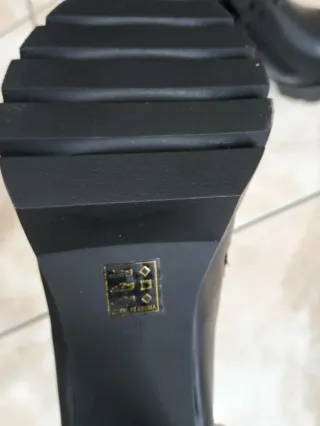 Stivaletti neri con tacco e plateau