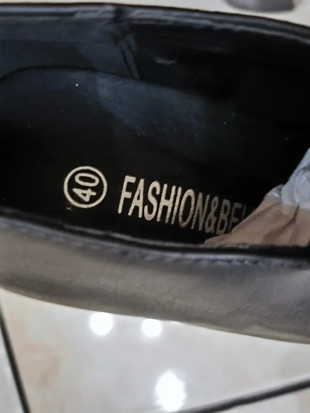 Stivaletti neri con tacco e plateau