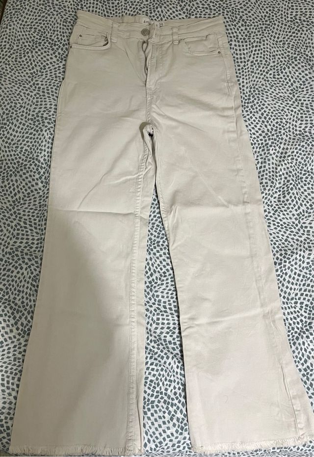 Vaqueros beige de campana