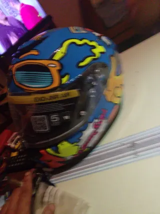 Casco de moto con diseño divertido nuevo a estrena