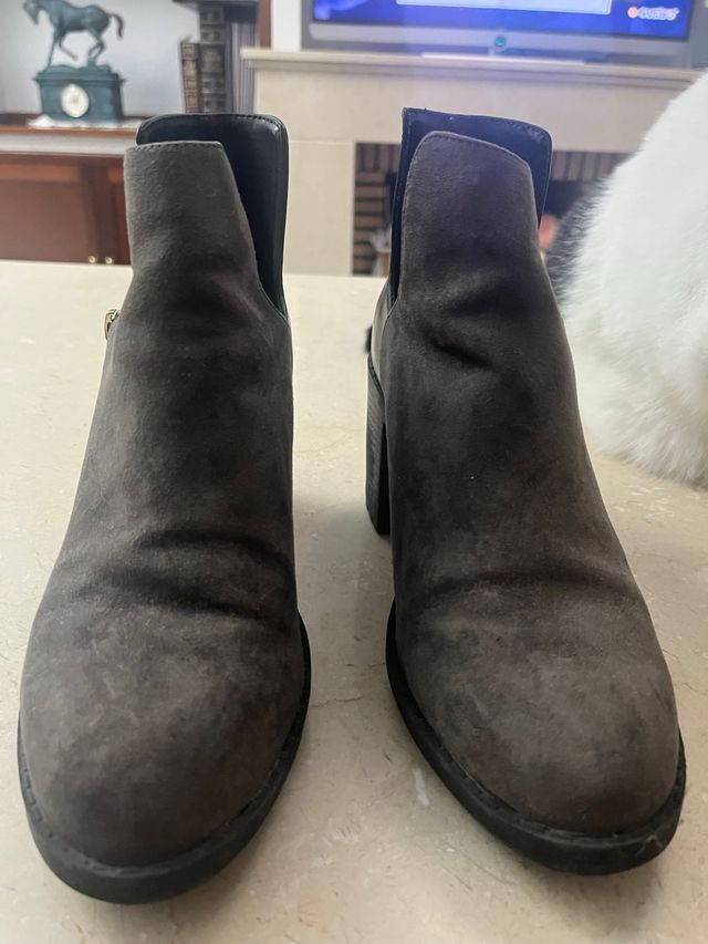 Botas tacón ante marrón talla 38