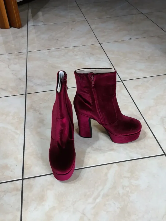 Stivaletti donna velluto bordeaux tacco alto