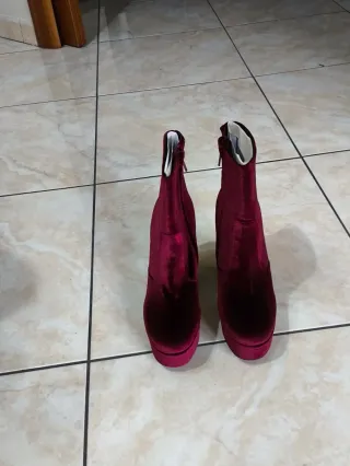 Stivaletti donna velluto bordeaux tacco alto