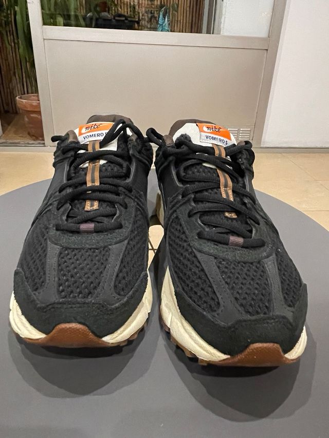 Nike Vomero 5
