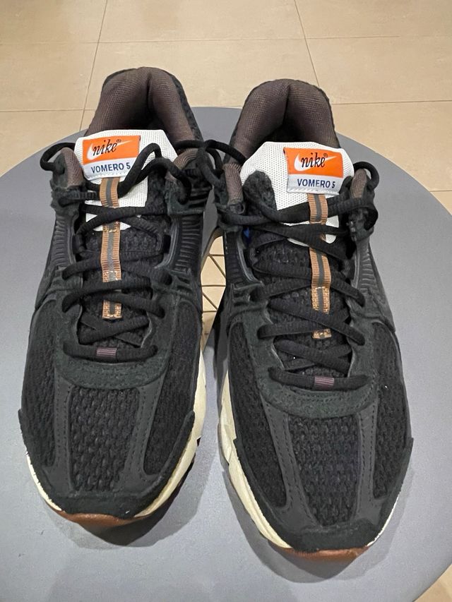 Nike Vomero 5