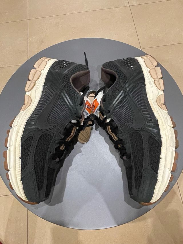 Nike Vomero 5