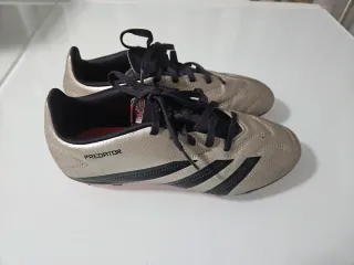 Adidas Tacos de Fútbol plateado y Negros