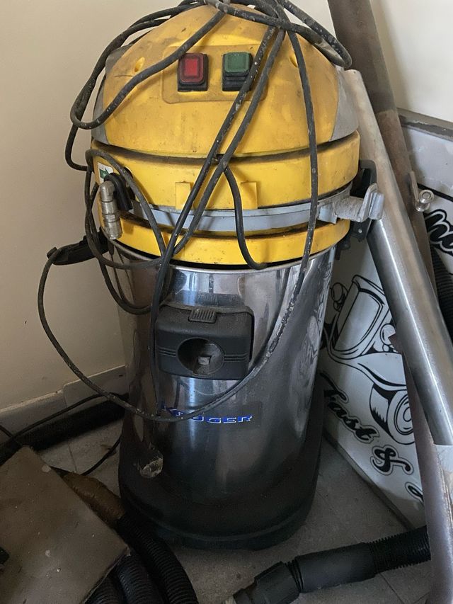 Aspiradora Lava tapicerías Profesional Krugüer