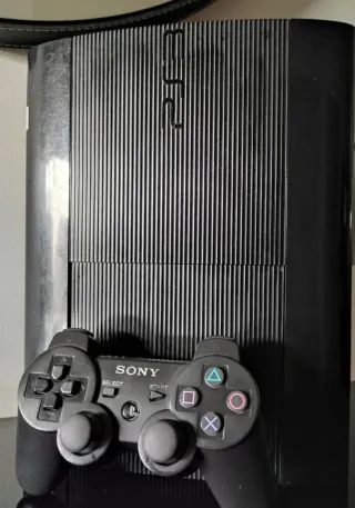 Consola PS3 + 2 Mando + 200 juegos.