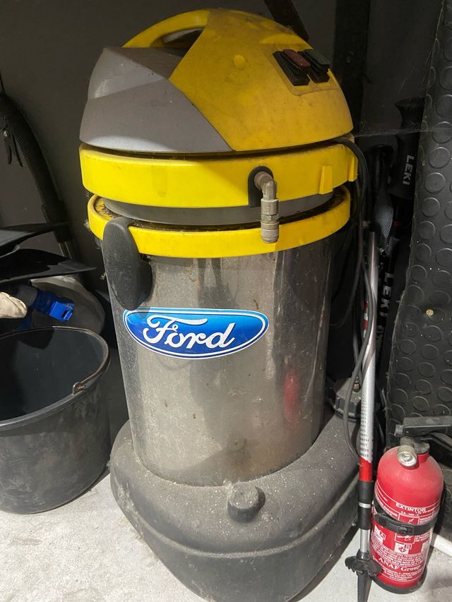 Aspiradora lava tapicerías Krugüer KRA 125 LT