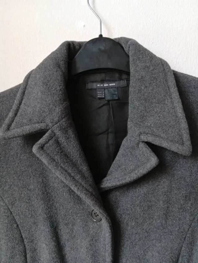 Chaquetón gris  de Zara de paño