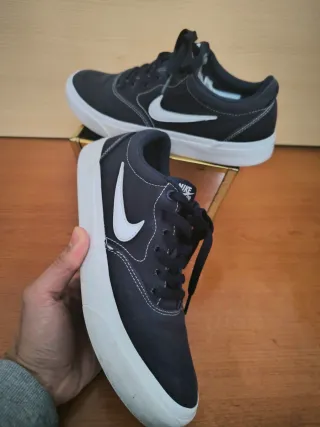 Zapatillas Nike SB Negras y Blancas