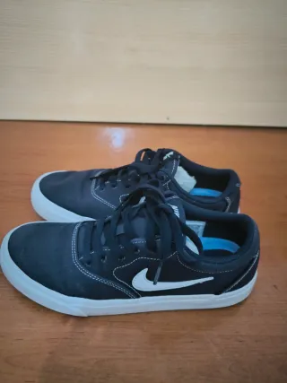Zapatillas Nike SB Negras y Blancas