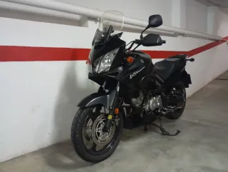 Suzuki V-Strom Moto bien cuidada 