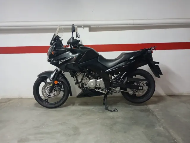 Suzuki V-Strom Moto bien cuidada 