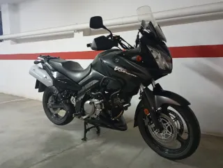 Suzuki V-Strom Moto bien cuidada 