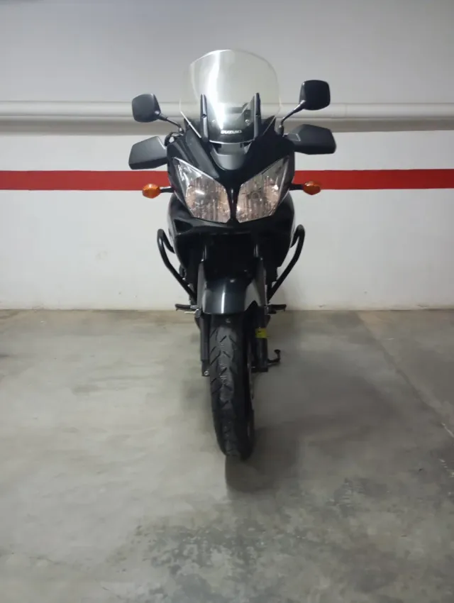 Suzuki V-Strom Moto bien cuidada 