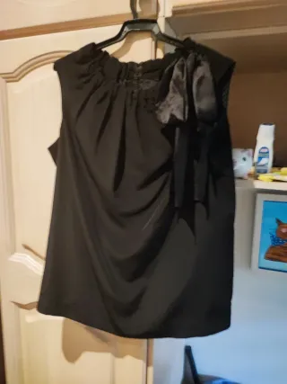 Blusa sin mangas con lazada