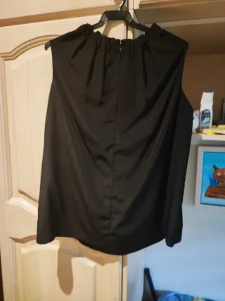 Blusa sin mangas con lazada