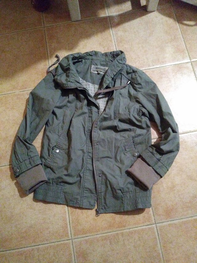 Parka Verde Talla S Bershka