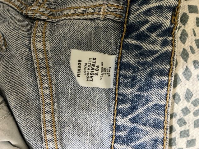 Pantalón vaquero desgastado azul