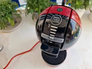 Cafetera Dolce Gusto Roja y Negra