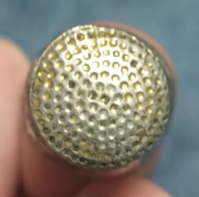 Dedal esmaltado azul con figura