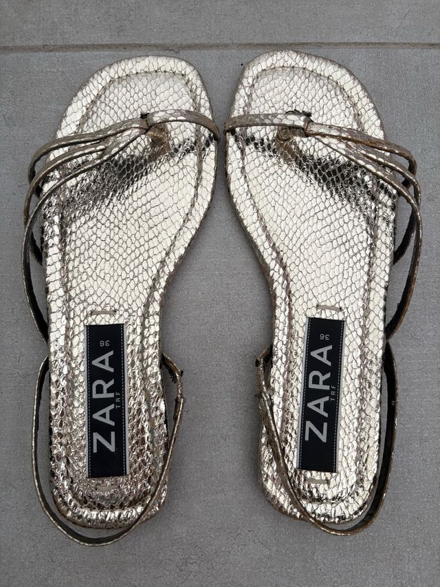 Sandalias Zara doradas talla 36
