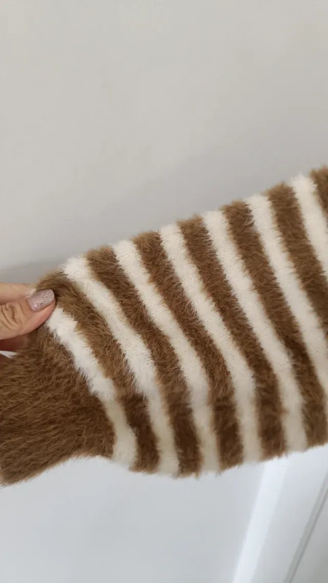 Jersey de rayas marrón y blanco