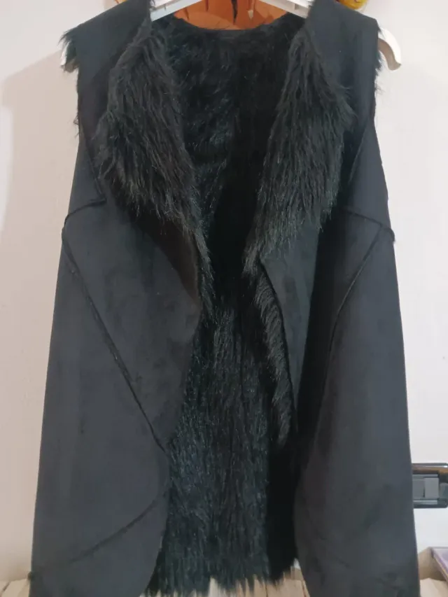 Gilet lungo con pelliccia sintetica scamosciato