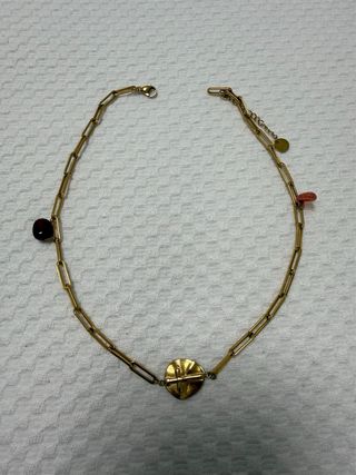 Collar cruz dorado con piedras