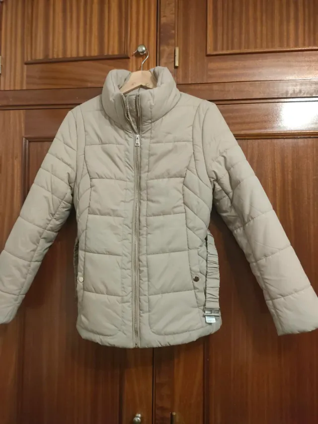 Chaqueta acolchada mujer beige