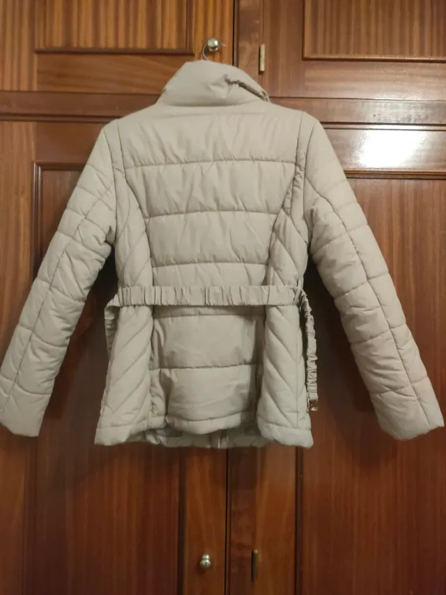 Chaqueta acolchada mujer beige