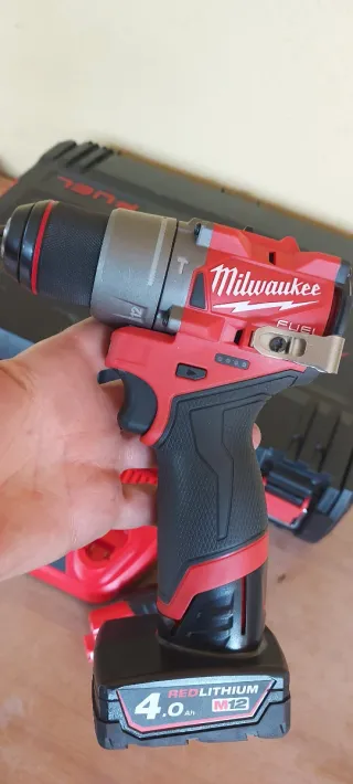 Avvitatore Milwaukee M12 nuovo