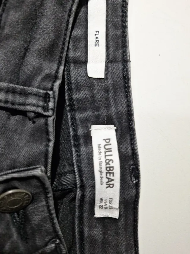 Pantalón vaquero negro Flare talla 32