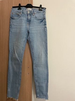 Pantalón vaquero Zara azul