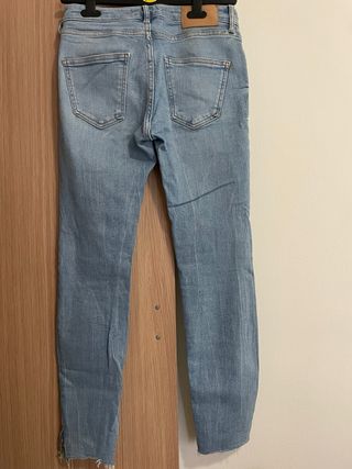 Pantalón vaquero Zara azul