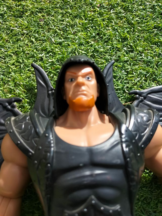 Figura WWE Undertaker Articulada con Capa