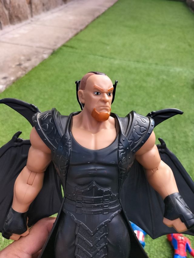 Figura WWE Undertaker Articulada con Capa