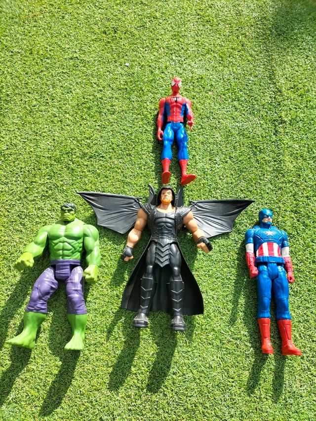 Figura WWE Undertaker Articulada con Capa