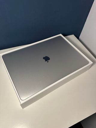 MacBook Pro 15” (2017) con Touch Bar