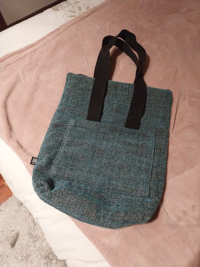 Bolso de hombro tejido hecho a mano