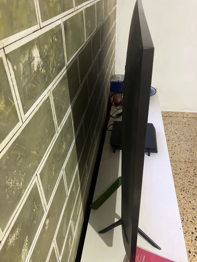 Smart TV Negra 55’ modelo 2023  cristal UHD 4K