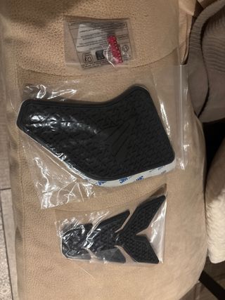 Protecciones depósito MT-07