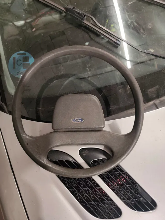 Volante Ford Fiesta MK2