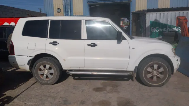 Mitsubishi Montero 2006